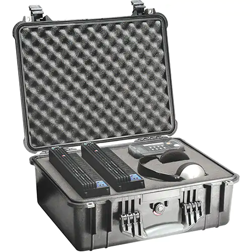 Pelican Medium Case With Foam, Black