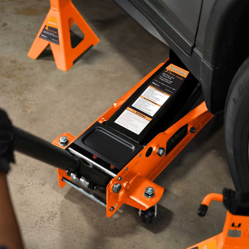 3.5 Ton Service Jack plus 4 Ton Vehicle Stands