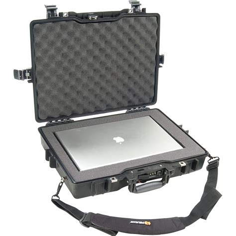 Pelican Laptop Case With Foam, Black