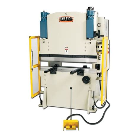 BP-3350NC; 220V 3Phase 33 Ton Hydraulic Press Brake. Distance Between Housings is 38"