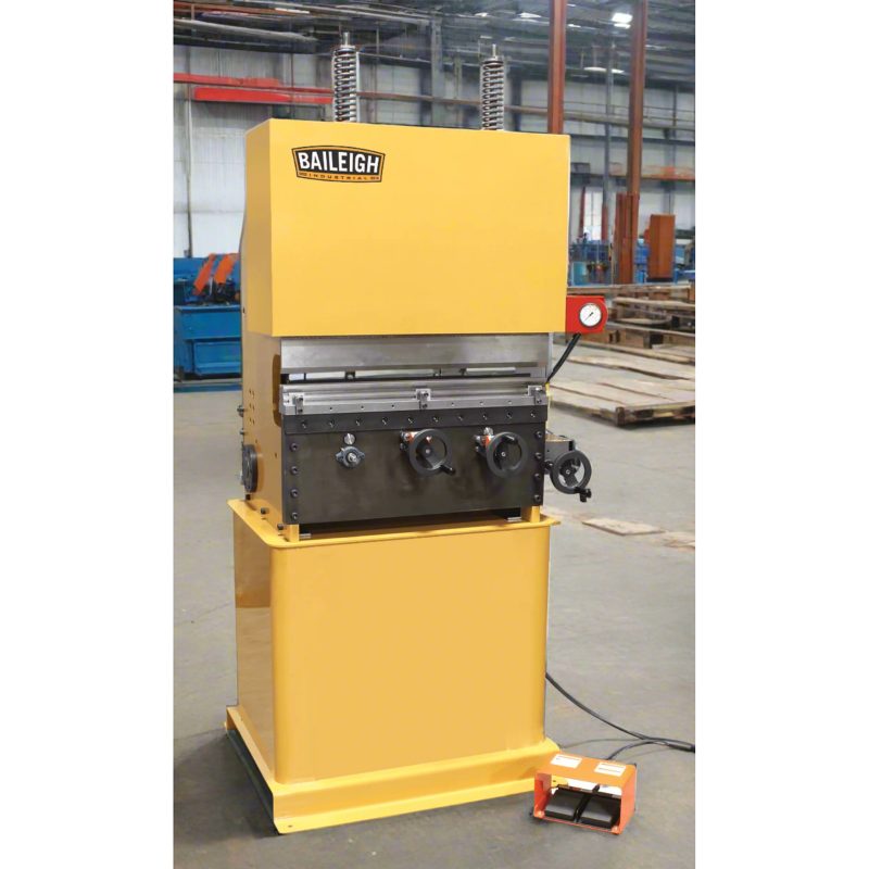 BP-3142NC; 220V 42 Ton, 31" Hydraulic Press Brake. Distance Between Housings is 29"