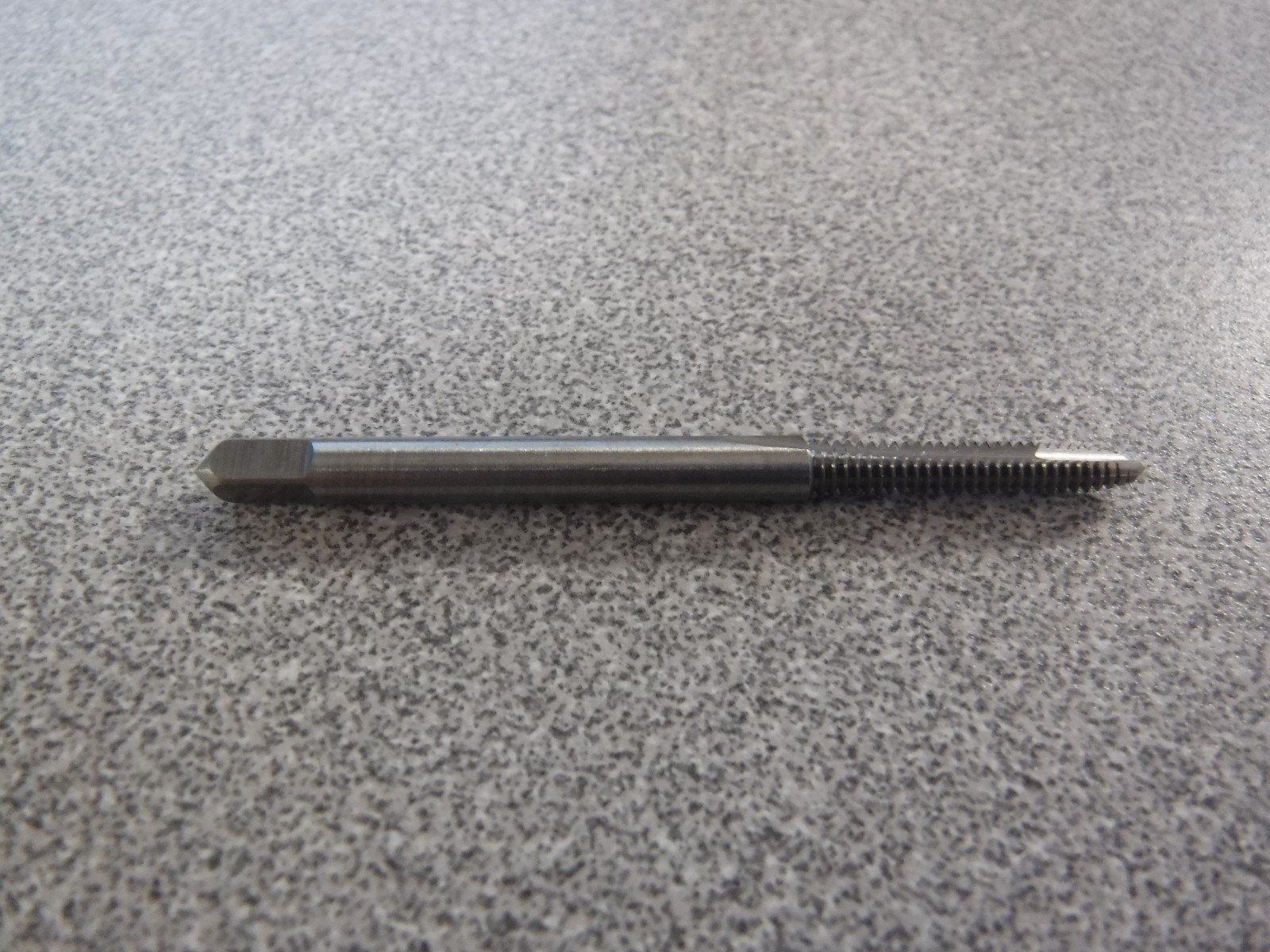 #6-40 H2 2FL 1002 PLUG HAND TAP