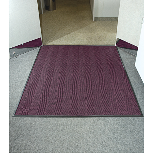 WaterHog® Max Herringbone Classic Mat, Wiper/Scraper, 3' x 3' x 3/8", Maroon