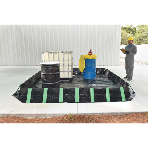 Compact Ultra-Containment Berm®, 1683 US gal. Capacity, 15' W x 15' L x 12" H, Hinge Bracket