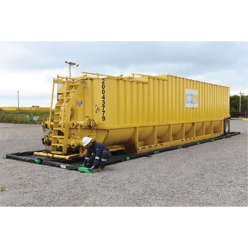 Plus Ultra-Containment Berm®, 39 US gal. Capacity, 4' W x 4' L x 0.3" H, Foam Wall